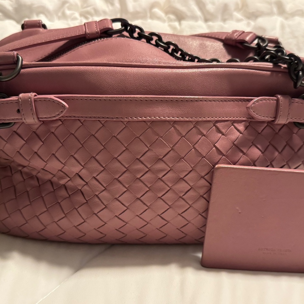 Bottega Veneta Pink Woven Shoulder Bag with Chain Strap